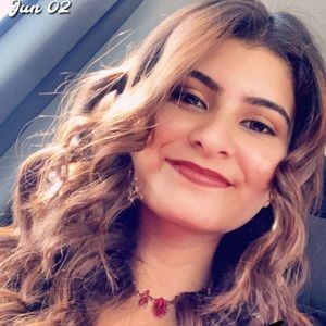 Meet your Posher, Halie